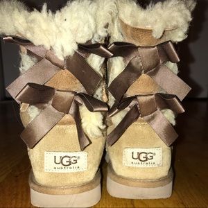 kids chestnut brown bailey bow ugg boots size 1